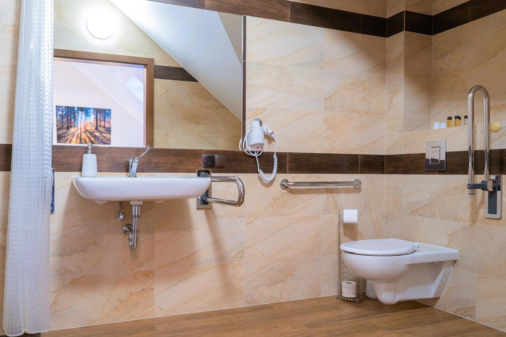 Zlota Jesien Restauracja I Noclegi Nad Jeziorem Kartuzy Extérieur photo