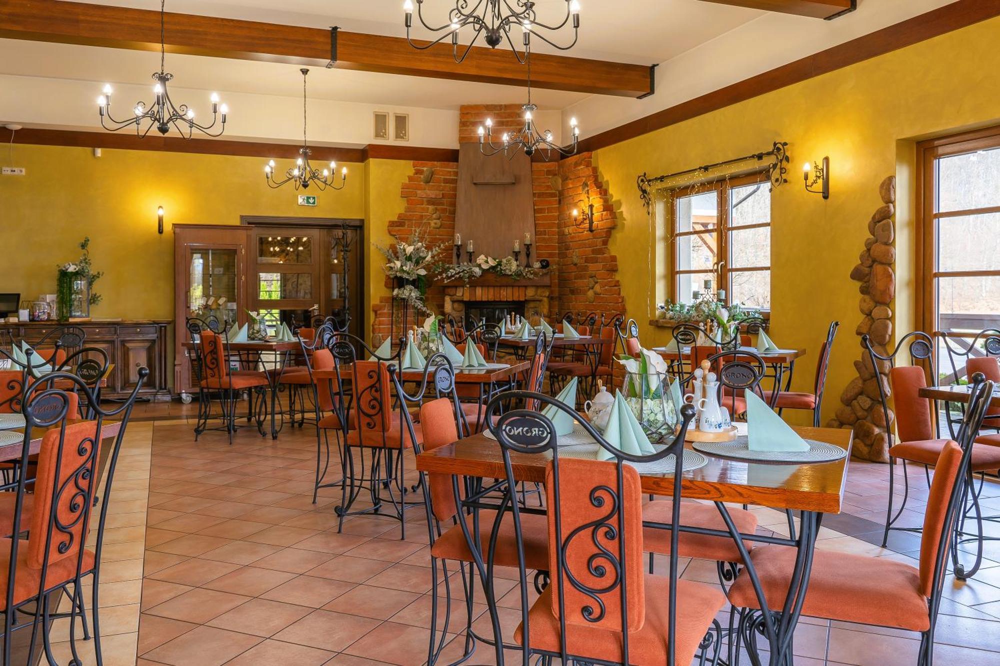 Zlota Jesien Restauracja I Noclegi Nad Jeziorem Kartuzy Extérieur photo